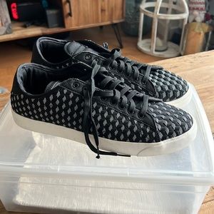 NIKE SPORTS CASUAL TRAINERS TENNIS CLASSIC SZ 12